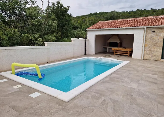House Yara Dalmatia Вилла