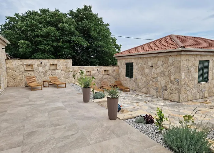 House Yara Dalmatia Вилла *